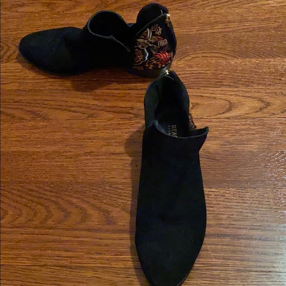 Kenneth Cole Reaction Short black suede booties - Picture 2 of 4